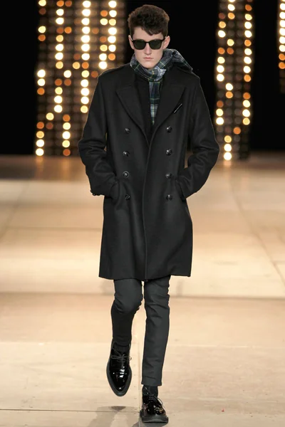 Look 30
